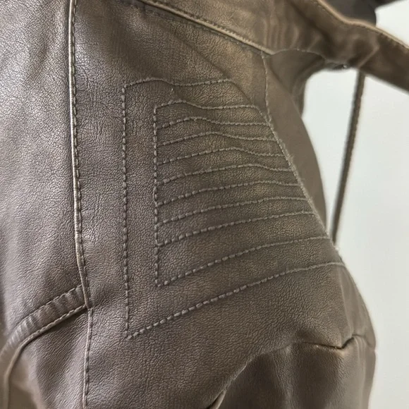 New Lock and Love Faux Leather Jacket Women Motorcycle Coat with Removable Hood - Picture 4 of 10